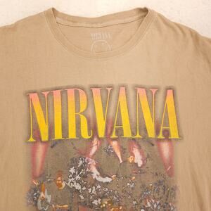 Nirvana Band Casual Crew Neck Graphic Shirt Adult Mens Size Extra Large XL Tan